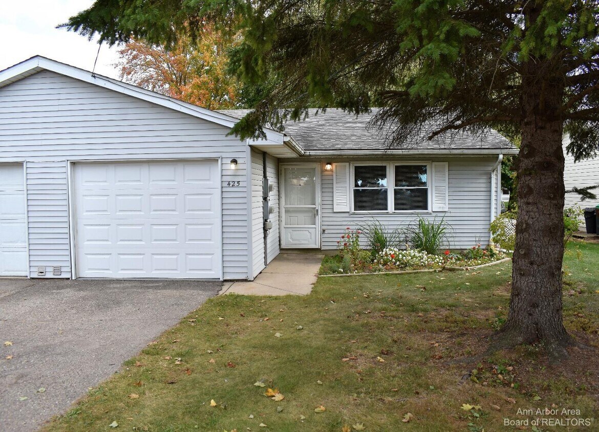 Primary Photo - 425 Platt Rd