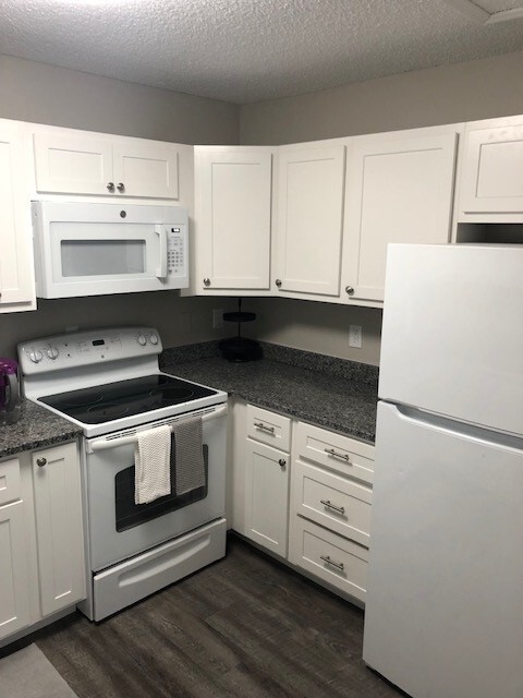 Building Photo - 1733 Redbird Cove