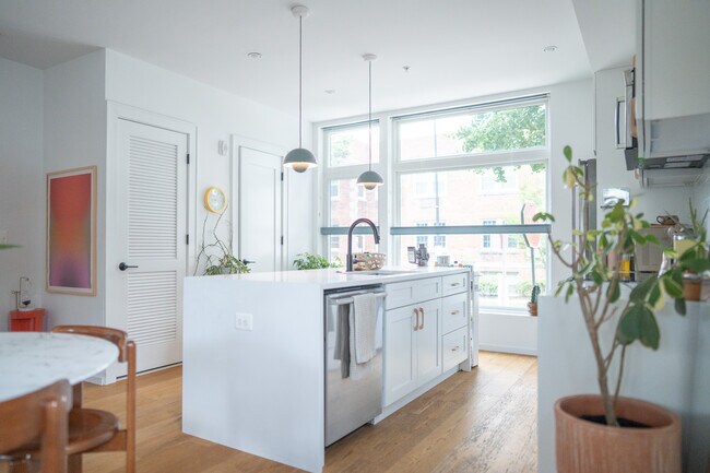 Kitchen - 1201 Kearny St NE