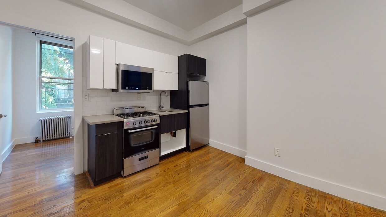 Photo - 95 E 7th St Apartment