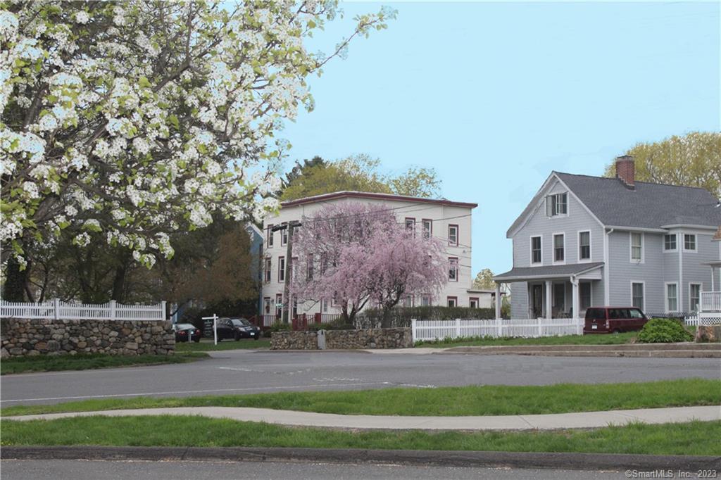 Foto principal - 192 High Ridge Ave