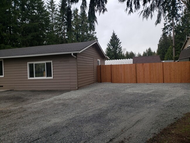 Building Photo - 4832 Cemetery Rd
