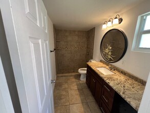 Building Photo - 2722 SE 16th Pl