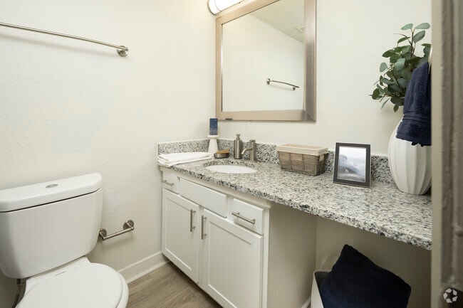 Modelo 2HAB, 2BA - 1,160 pies cuadrados - Segundo baño - The Palmer on Washington