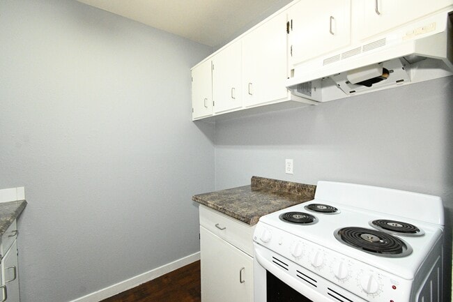 Building Photo - 4280 Quentin Ave