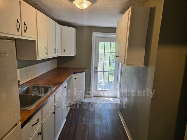 Foto del edificio - 107 Hollyberry Ln