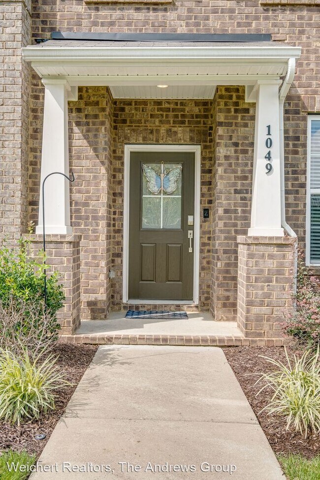 Building Photo - 3 br, 2.5 bath House - 1049 Henley Ln