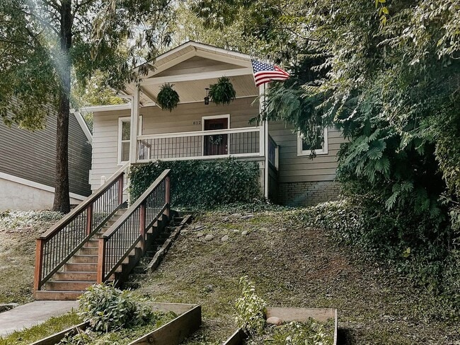 Building Photo - 812 Federal St