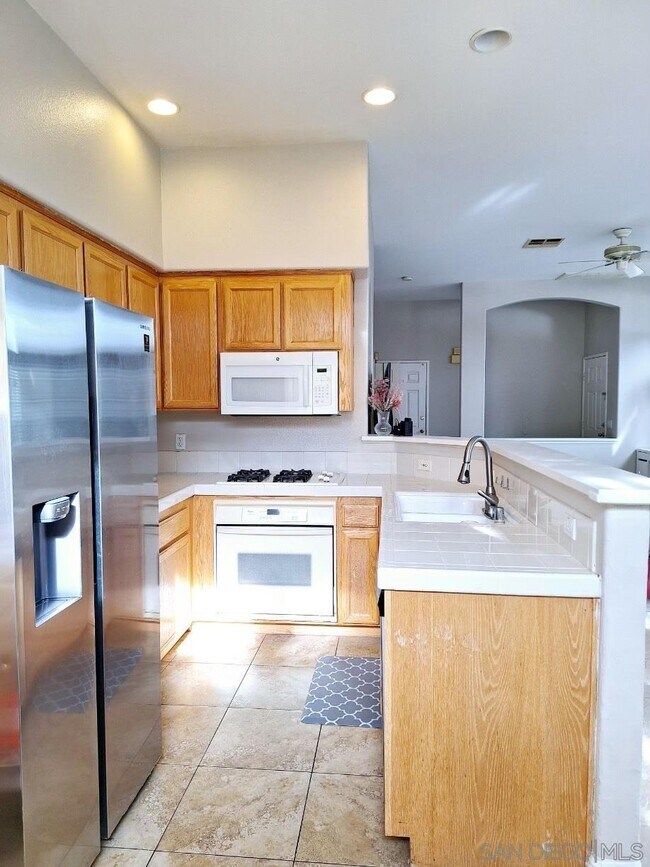 Foto del edificio - 11880 Cypress Canyon Rd