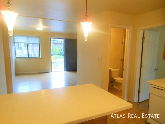 Building Photo - 1523 W 34th Ave