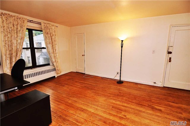 Primary Photo - 5 W Mill Dr