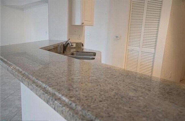Foto del edificio - 6540 W Sample Rd
