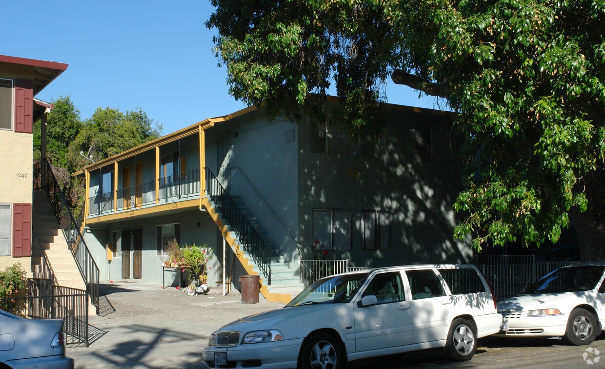 Primary Photo - 1241 Plum St