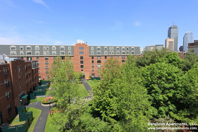 Foto del edificio - 624 Columbus Ave