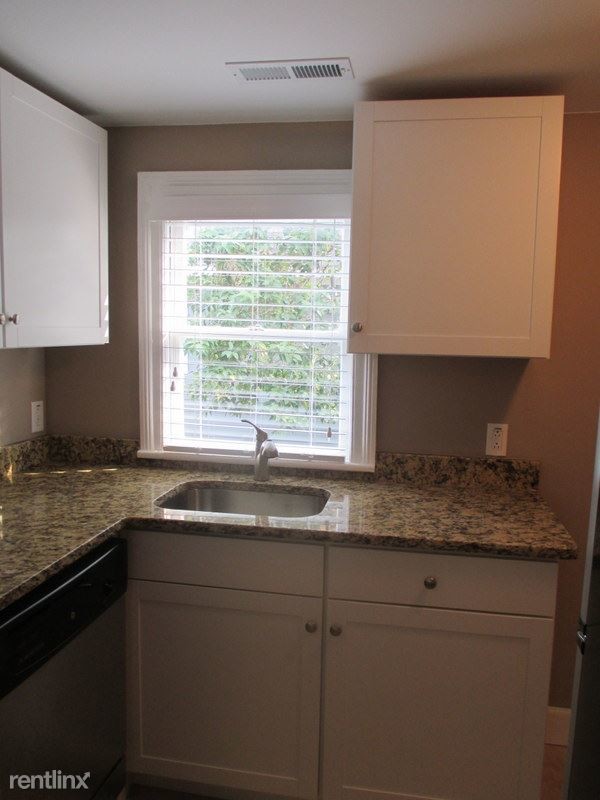 Foto del edificio - 2 br, 1 bath Apartment - 53 Drake St D Unit D