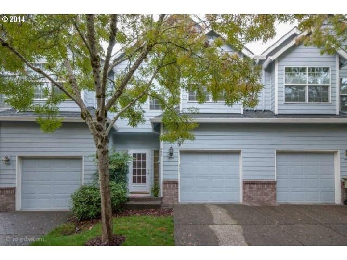 Spacious 3-Bedroom Townhouse with Open Liv... - 3-Bedroom Townhome in Beaverton!