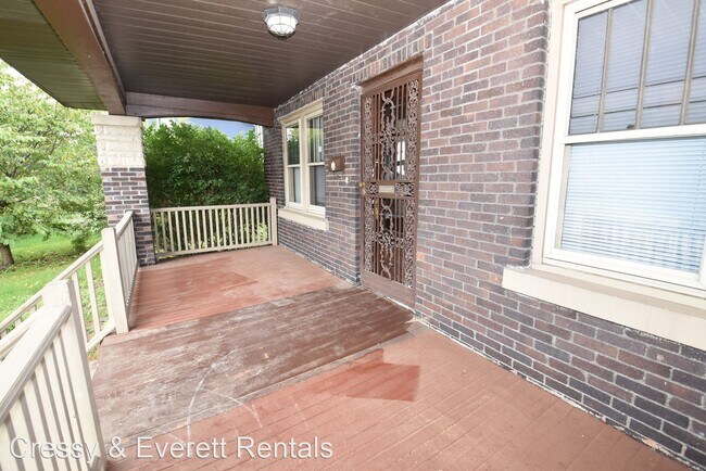 Building Photo - 5 br, 2 bath House - 210 Chapin St