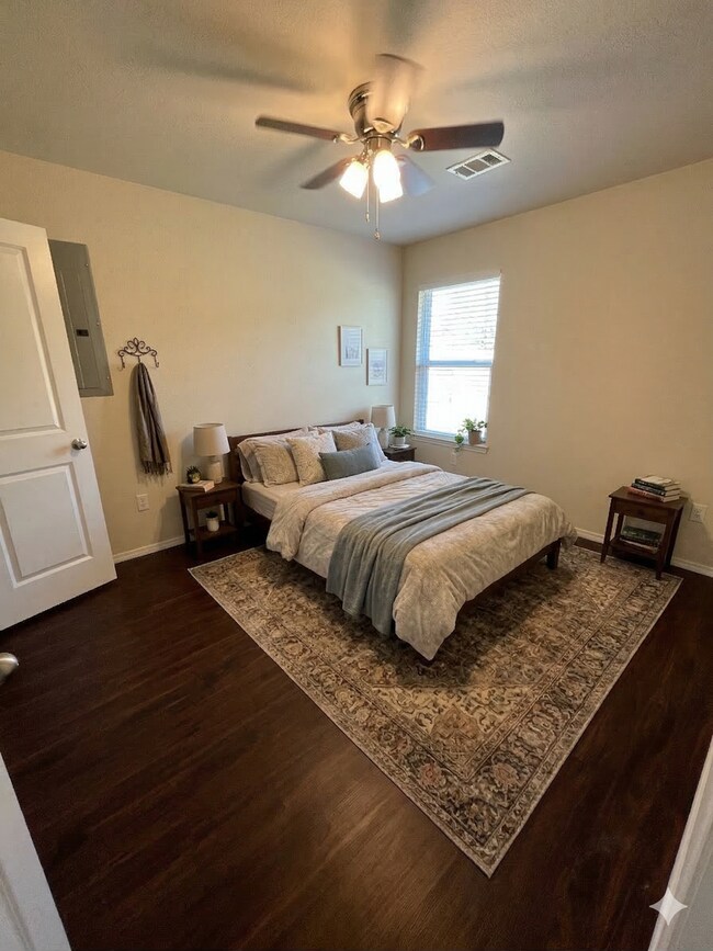 Foto del edificio - Quiet Neighborhoods/Paved Road/Cozy Home