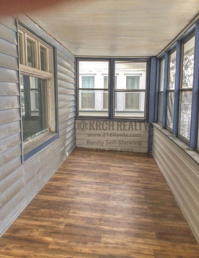 Foto del edificio - 12810 Benwood Ave