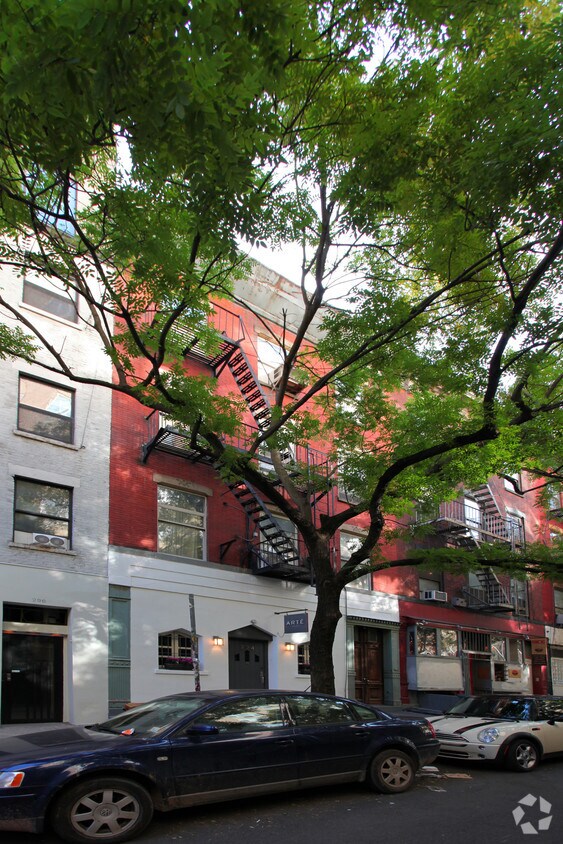 Building Photo - 294 Elizabeth St