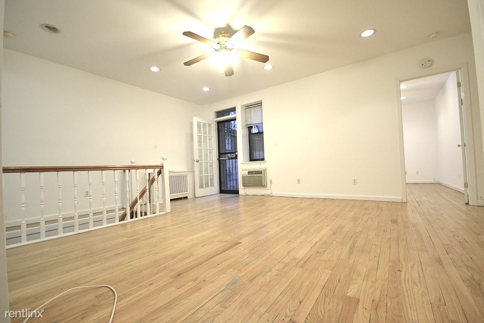 Primary Photo - 101 W 69th St