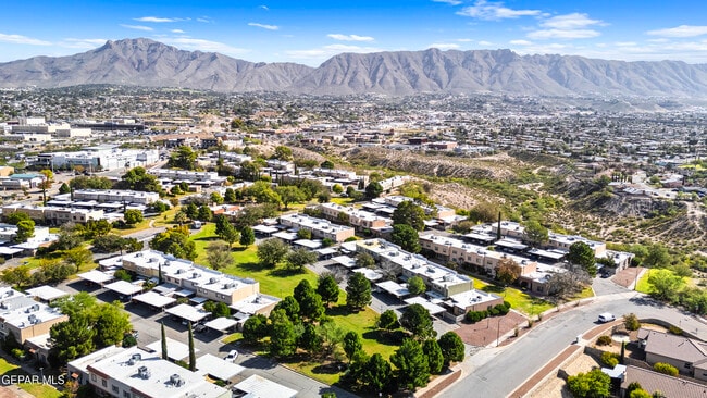 Foto del edificio - 244 Paso Noble Dr