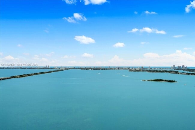 Foto del edificio - 460 NE 28th St