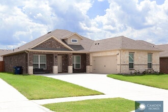 Building Photo - 1435 Waterview Dr