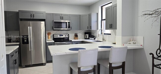 Foto del edificio - 953 NW 135th Ave