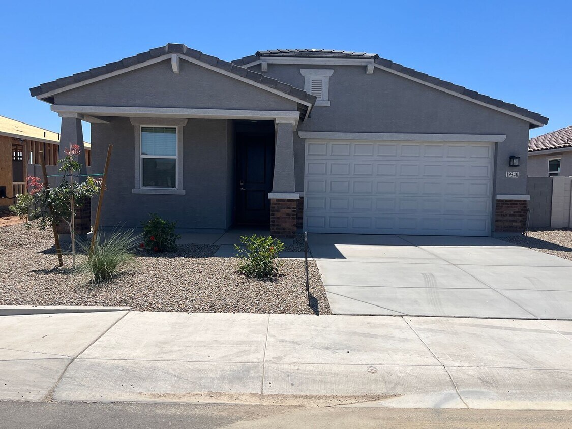 Foto principal - BRAND NEW 3BED/2BATH IN MARICOPA