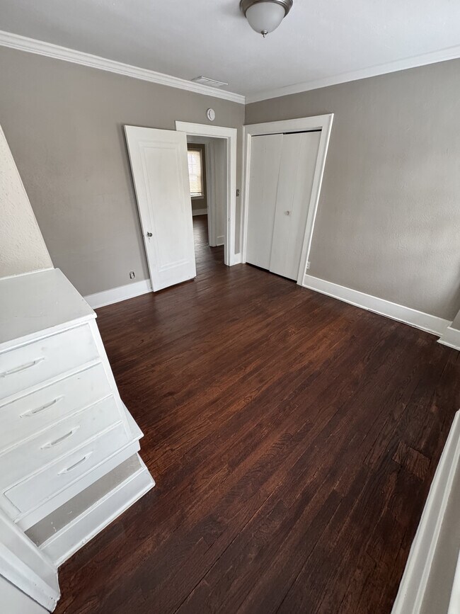 Foto del edificio - 721 Thomson St