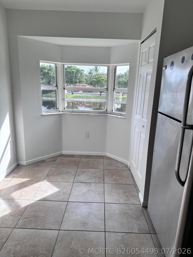 Foto del edificio - 3474 Briar Bay Blvd