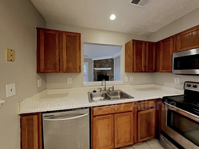Foto del edificio - 5691 Waterford Ct