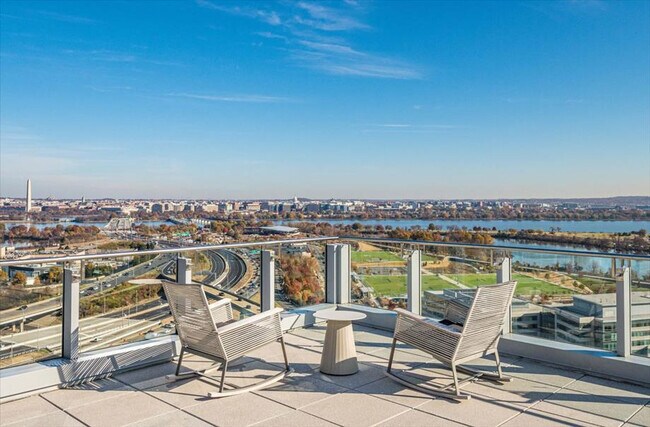 Foto del edificio - 400 Army Navy Dr