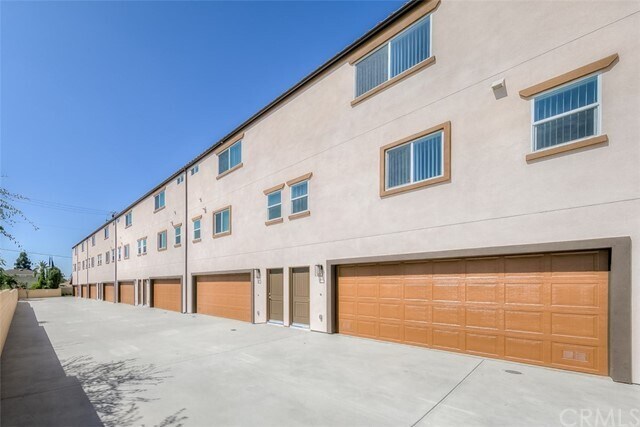 Foto del edificio - 9124 Huntington Dr