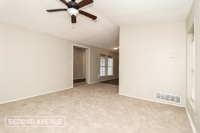 Foto del edificio - 127 Woodhill St