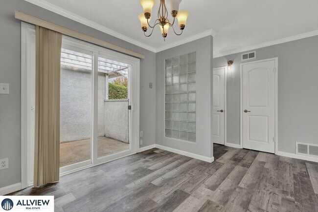Foto del edificio - Serra Mesa 3 Bedroom Home with Private Yard & Oversized 2-Car Garage