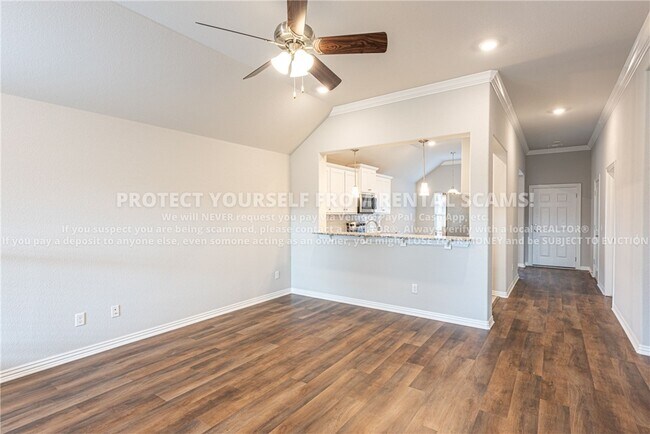 Building Photo - 703 Quartzite Ave