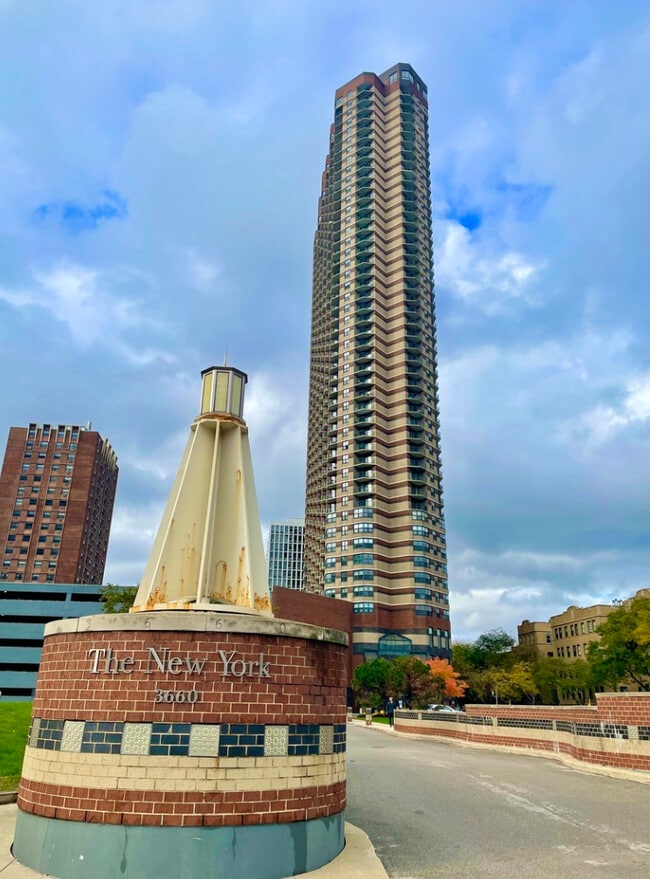 Building Photo - 3660 N Lake Shore Dr
