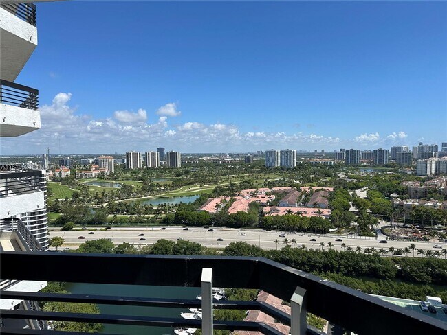 Building Photo - 3530 Mystic Pointe Dr