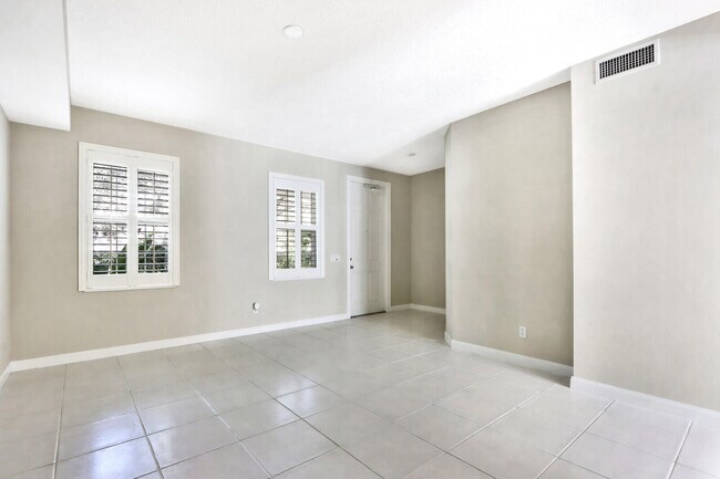 Building Photo - 2793 E Community Dr