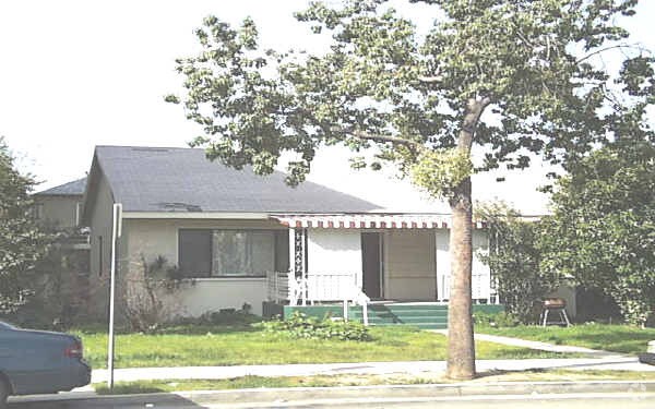 Primary Photo - 1015 Melrose Ave