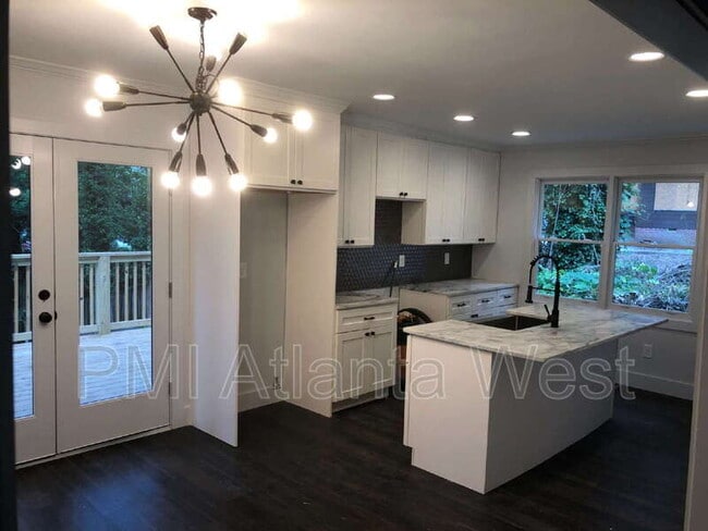 Foto del edificio - 874 Rochelle Dr SW