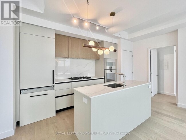 Photo du bâtiment - 1720 Bayview Ave