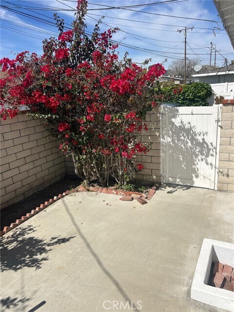 Building Photo - 337 Broadway