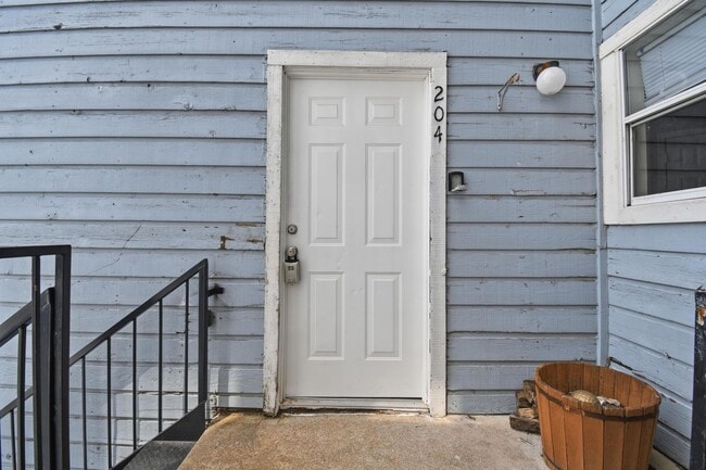 Building Photo - 1802 E 66th Pl