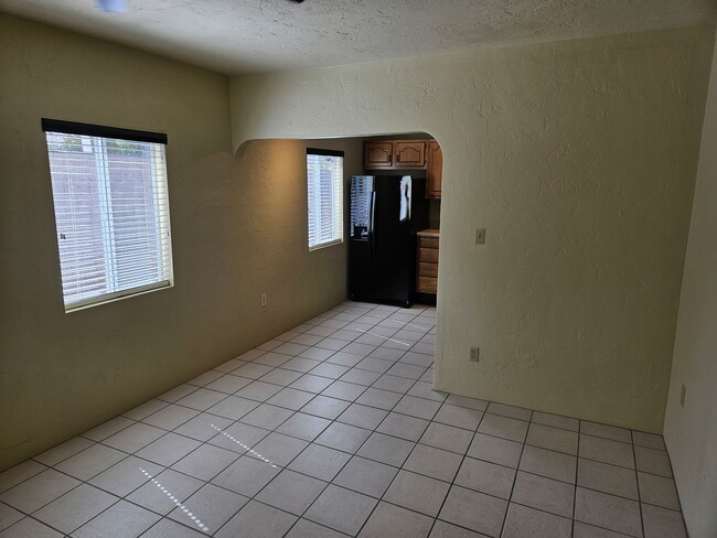 Building Photo - 3038 N 34th St