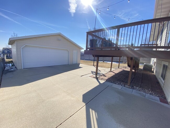 Building Photo - 3748 9th Ave SW