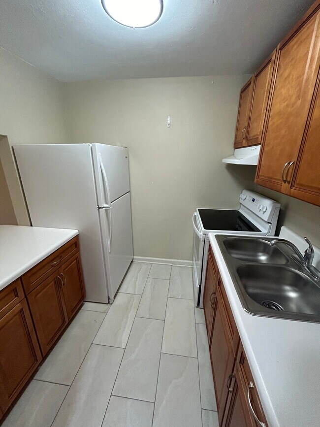 Foto del edificio - 1BD/ 1BA Apartment Located Within Walking distance of FAMU! True One Bedroom Apartment!