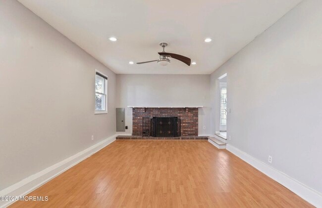 Building Photo - 9 Arbor Way
